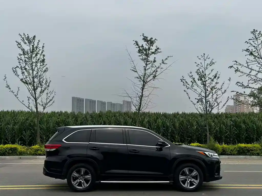 Toyota Highlander — миниатюра 4