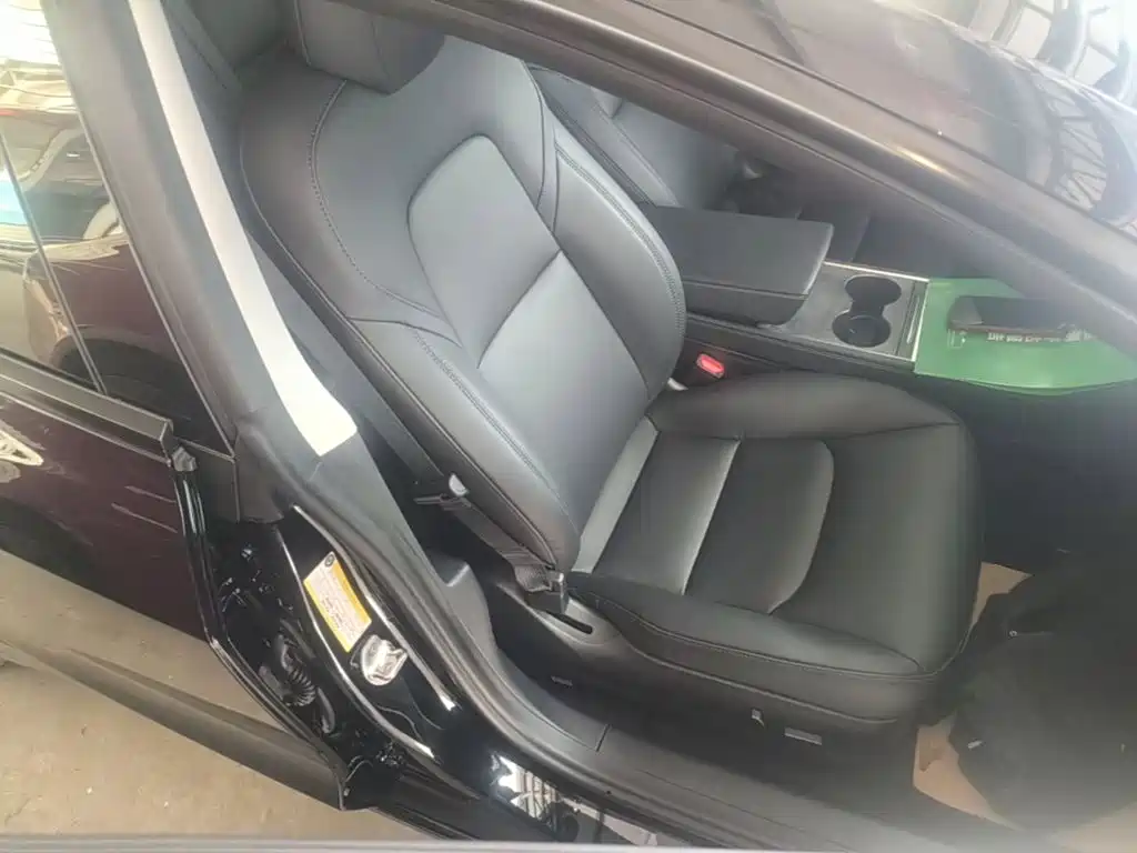 Tesla Model 3 — миниатюра 25
