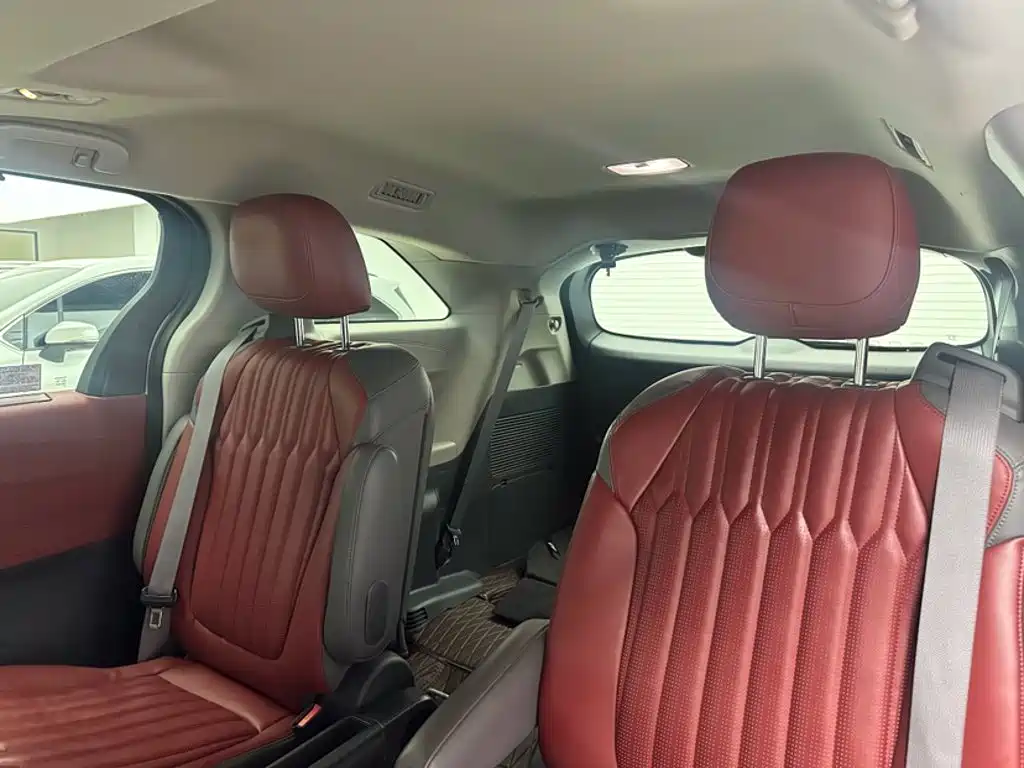 Toyota Granvia — миниатюра 18