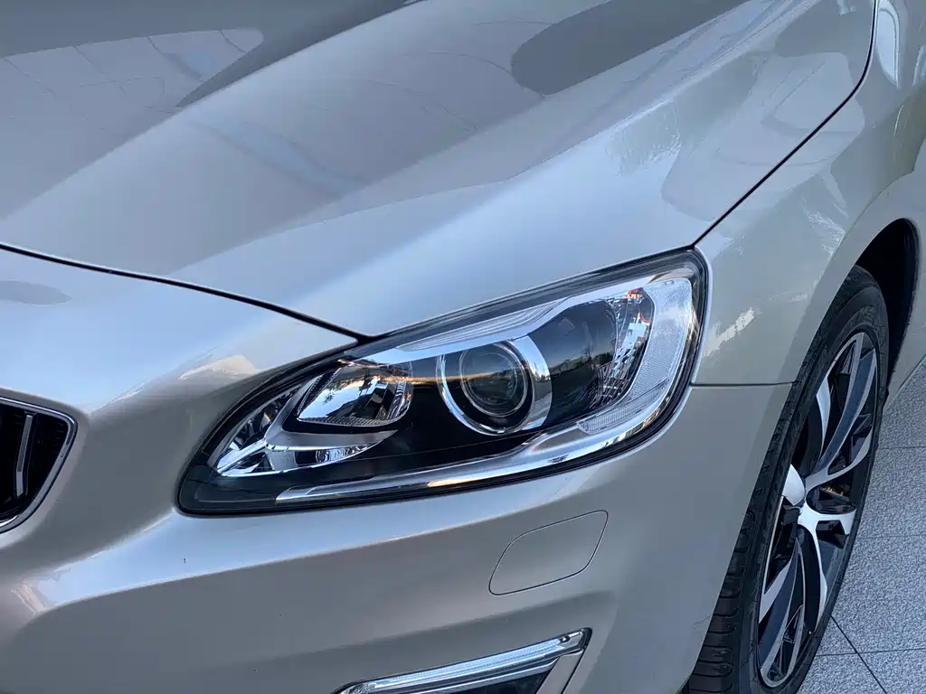 Volvo S60 — миниатюра 11