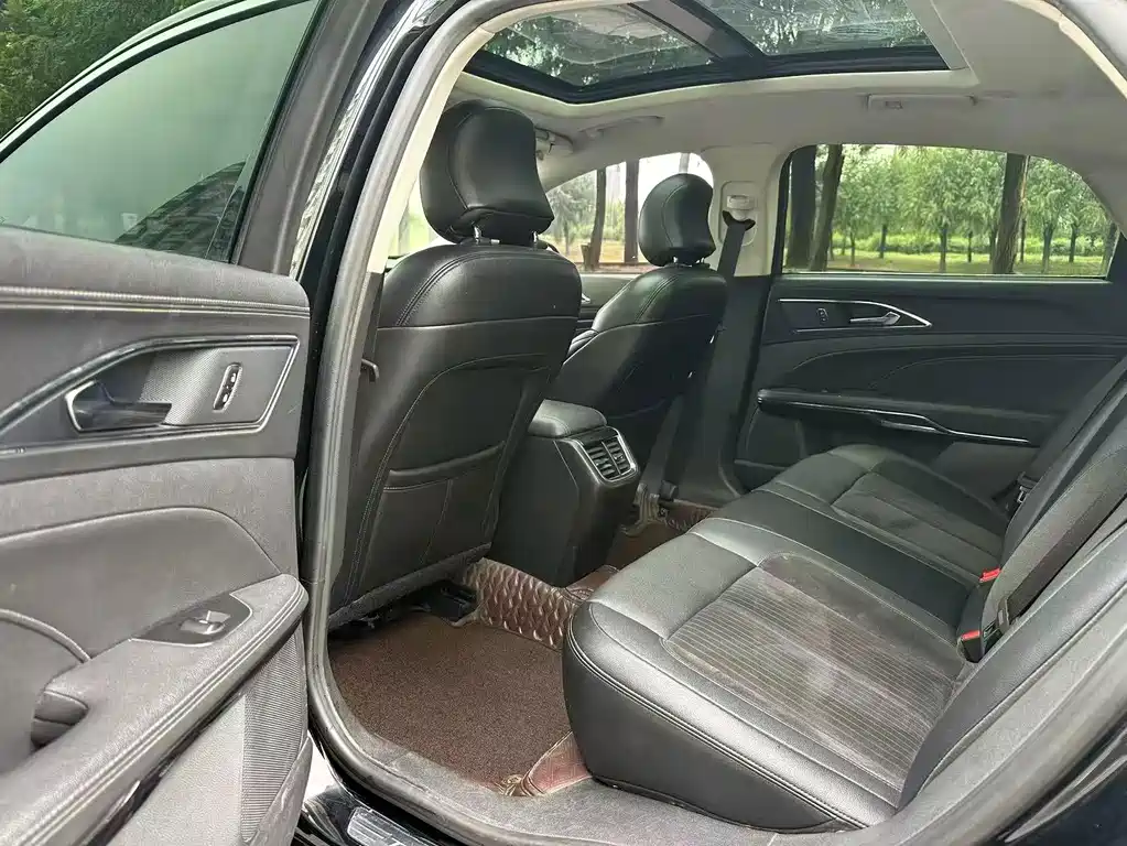 Ford Taurus — миниатюра 6