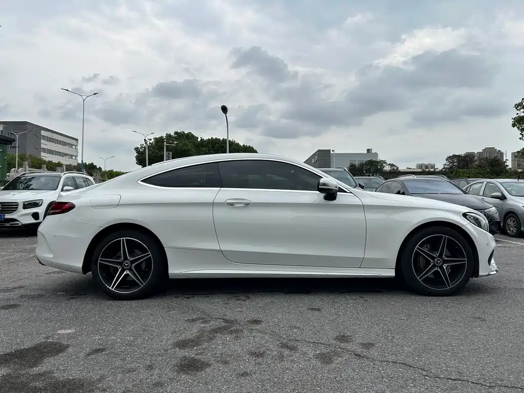 Mercedes-Benz C-Class (Import) — миниатюра 4