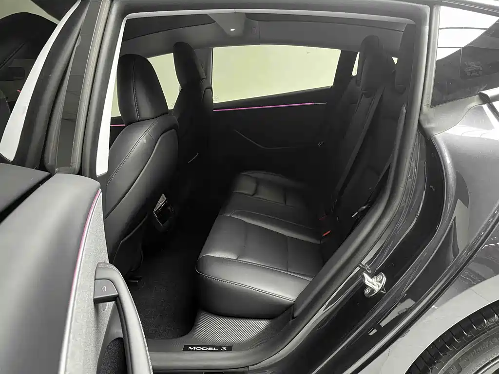 Tesla Model 3 — миниатюра 9