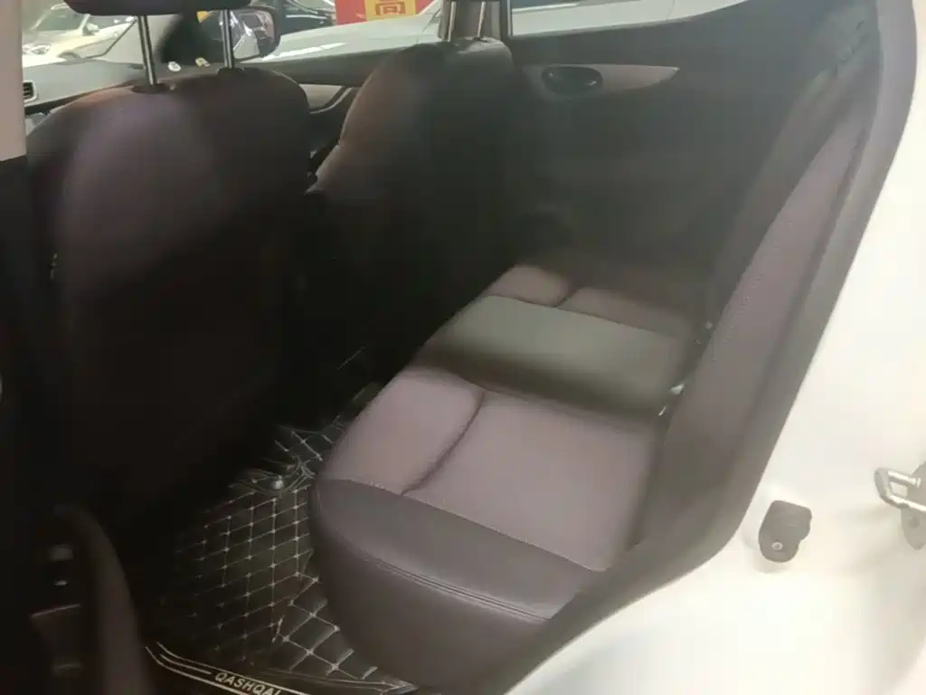 Nissan Qashqai — миниатюра 17
