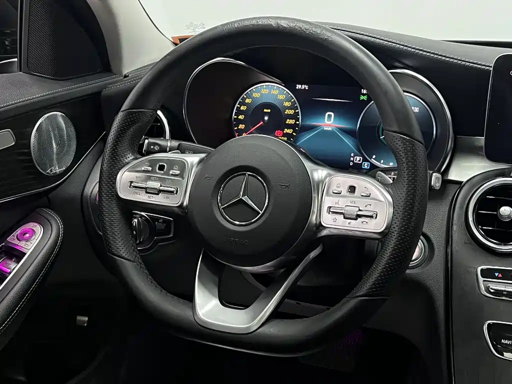 Mercedes-Benz C-Class — миниатюра 7