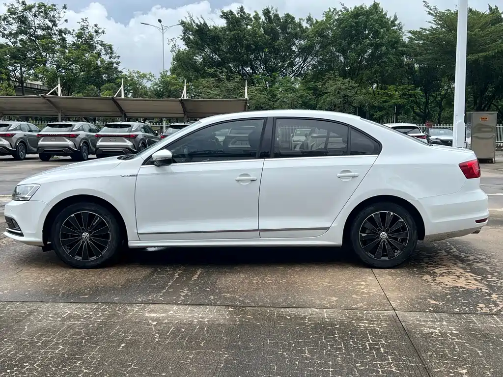 Volkswagen Sagitar — миниатюра 6