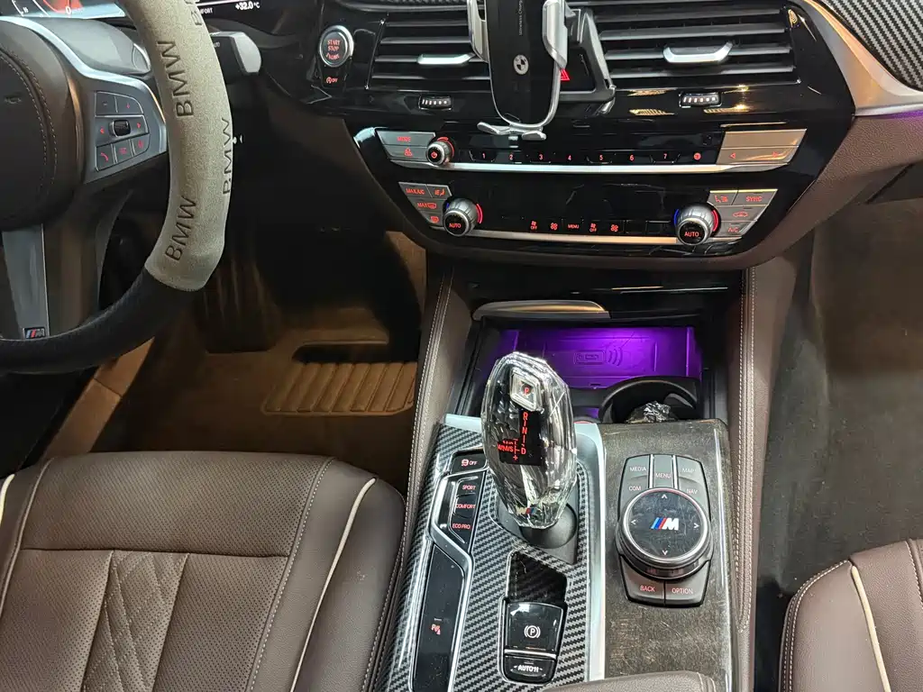 BMW 5 Series — миниатюра 8