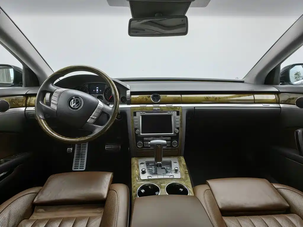 Volkswagen Phaeton — миниатюра 5