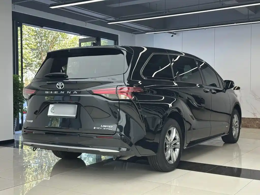 Toyota Sienna — миниатюра 13