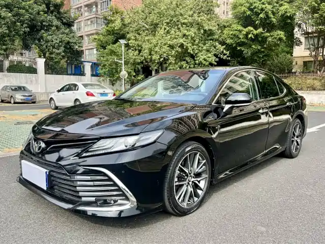 TOYOTA CAMRY
