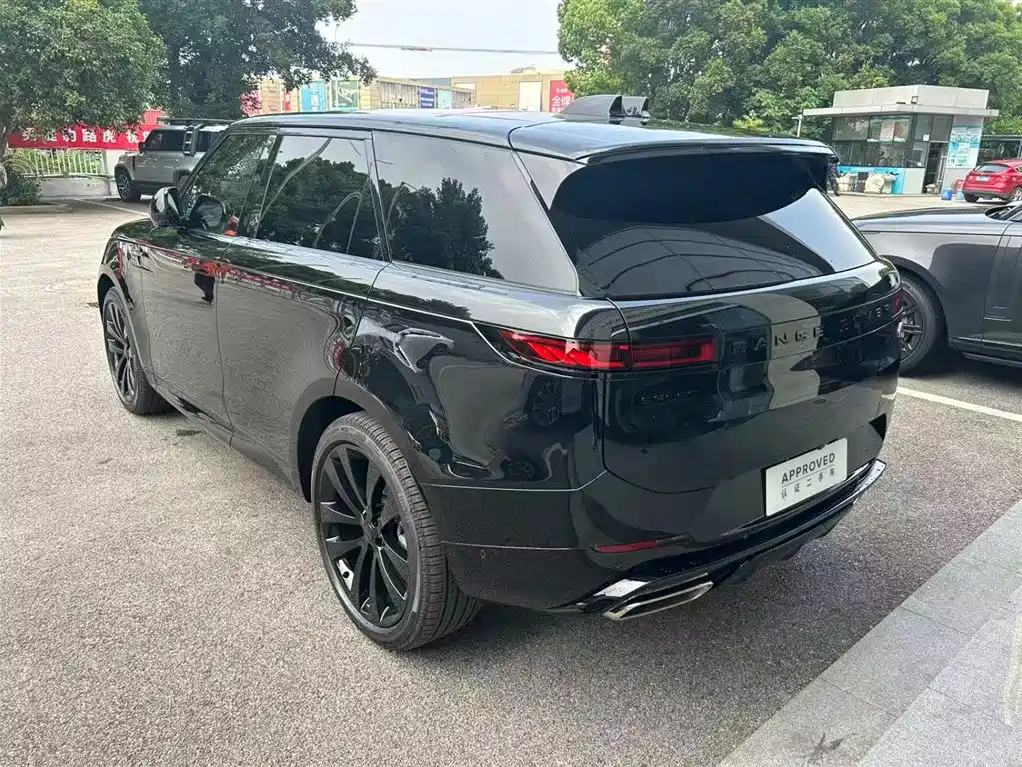Land Rover Range Rover Sport 2026 400PS Dynamic SE