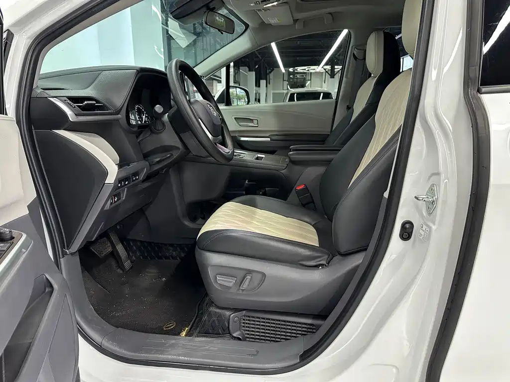 Toyota Sienna 2023 2.5L Comfort