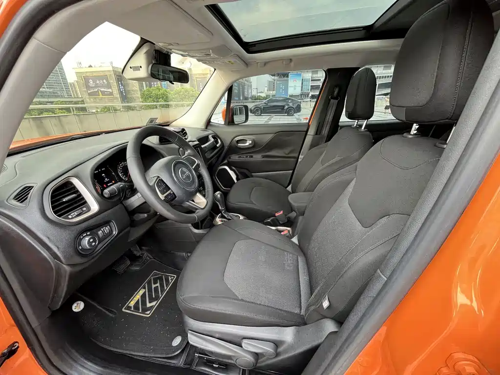 Jeep Renegade — миниатюра 5