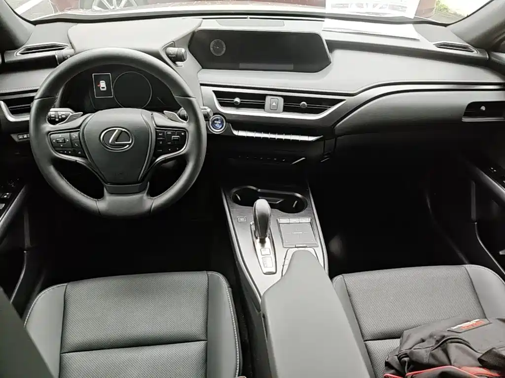 Lexus UX New Energy — миниатюра 14