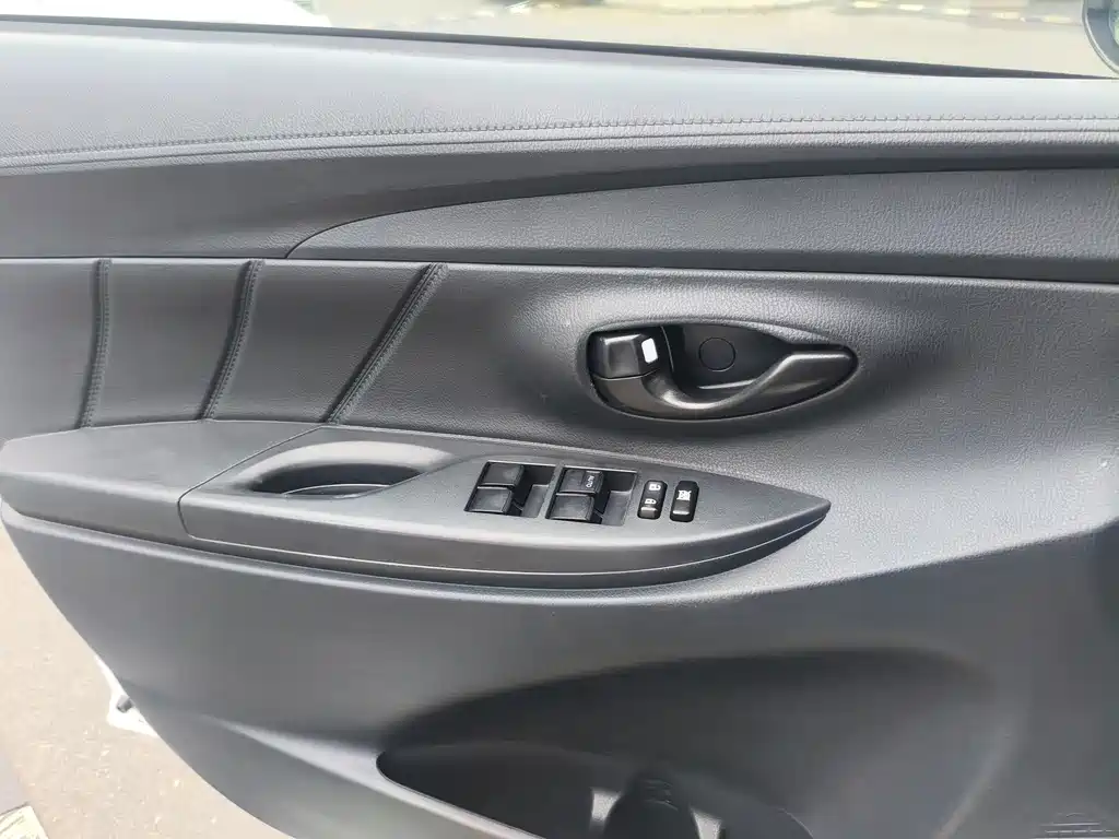 Toyota Vios FS — миниатюра 7