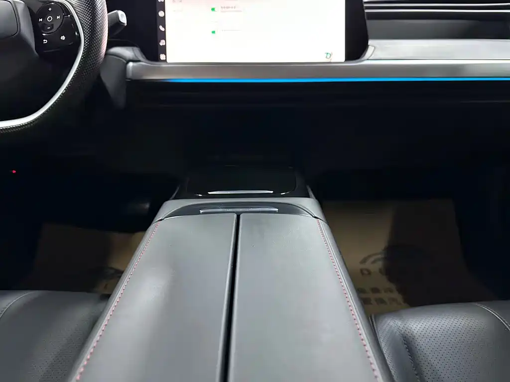 XPeng P7 — миниатюра 12