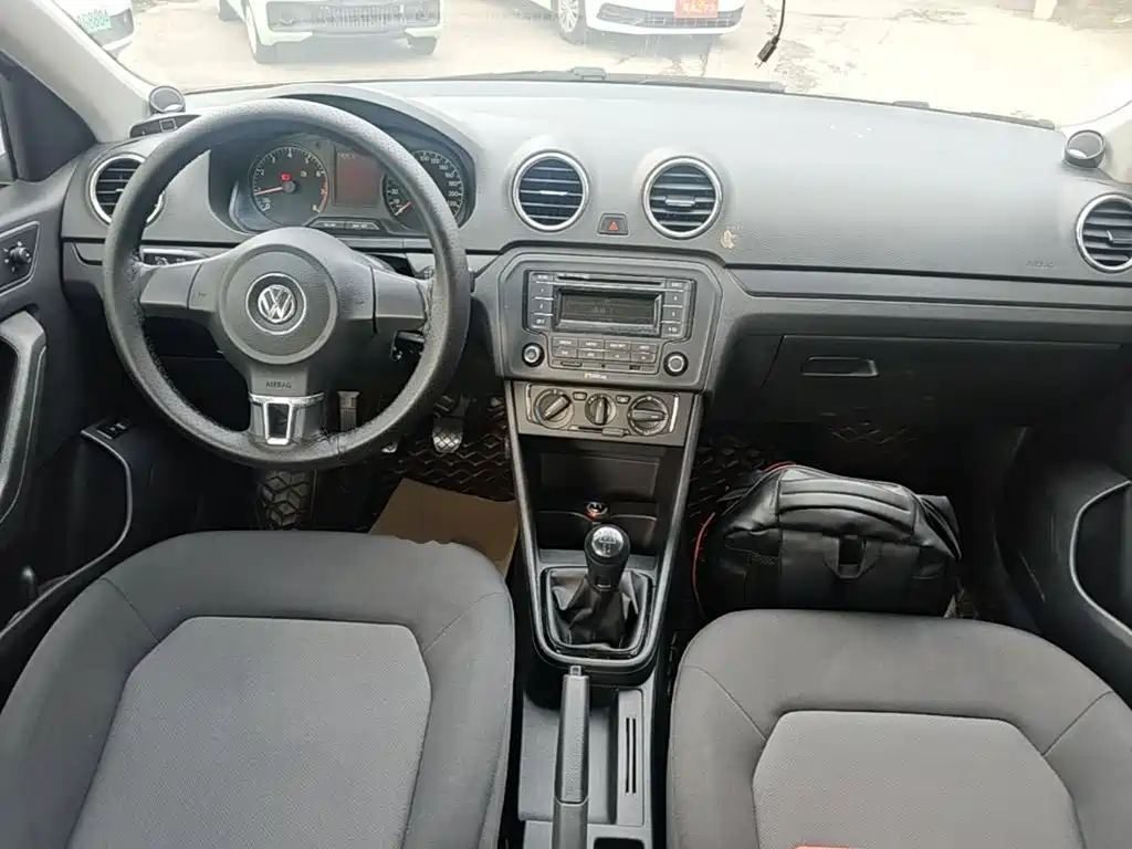 Volkswagen Jetta — миниатюра 10