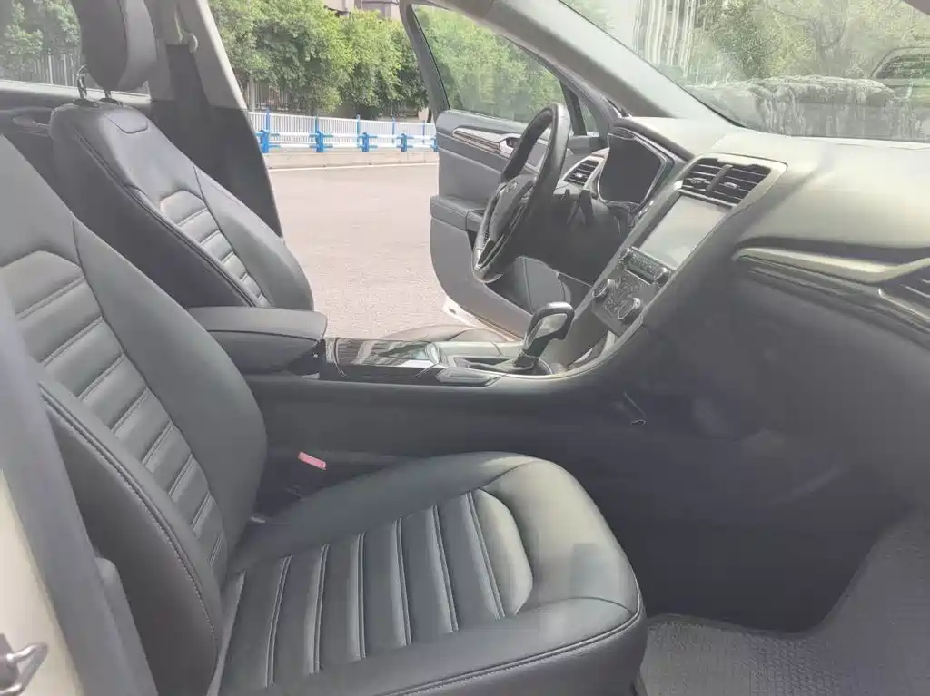 Ford Mondeo — миниатюра 9