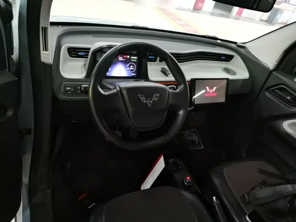 Wuling MINIEV — миниатюра 10