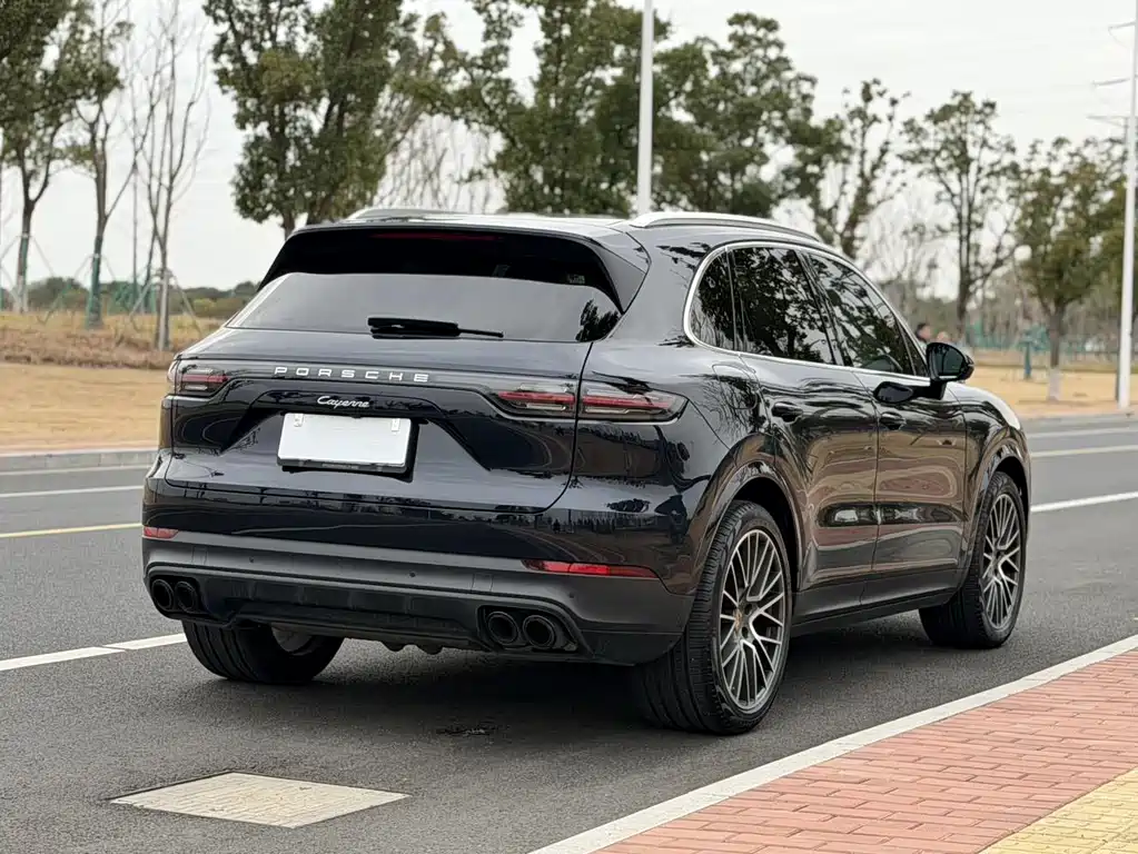 Porsche Cayenne — миниатюра 6