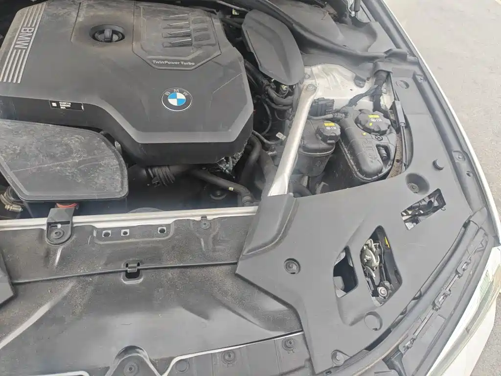 BMW 5 Series — миниатюра 24