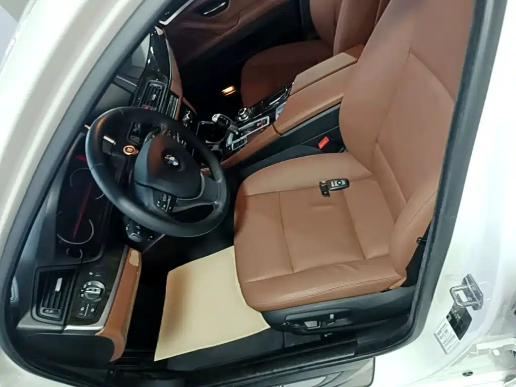BMW 5 Series — миниатюра 15