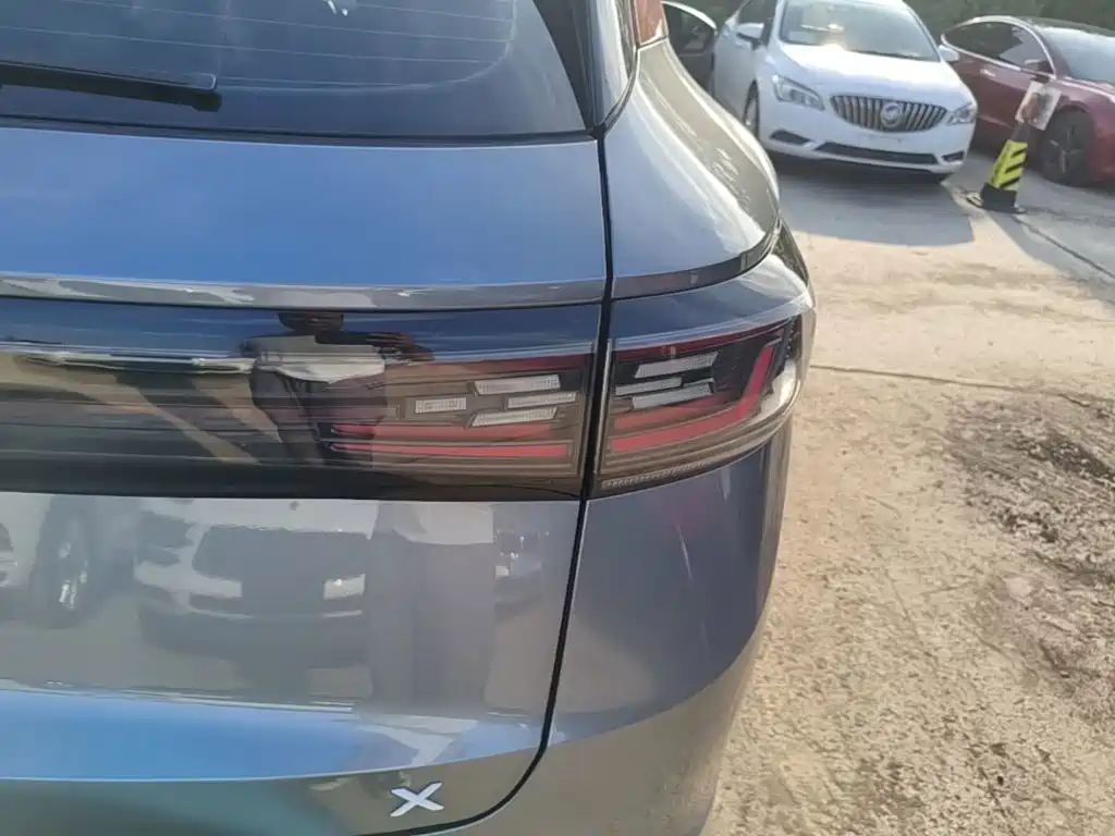 Volkswagen ID.4 X — миниатюра 8