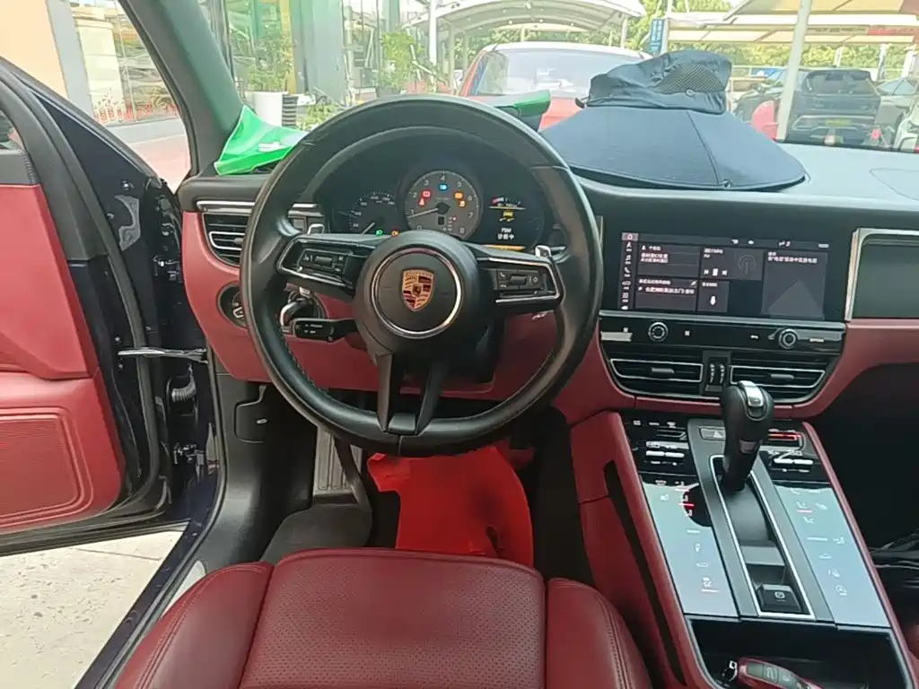 Porsche Macan — миниатюра 11
