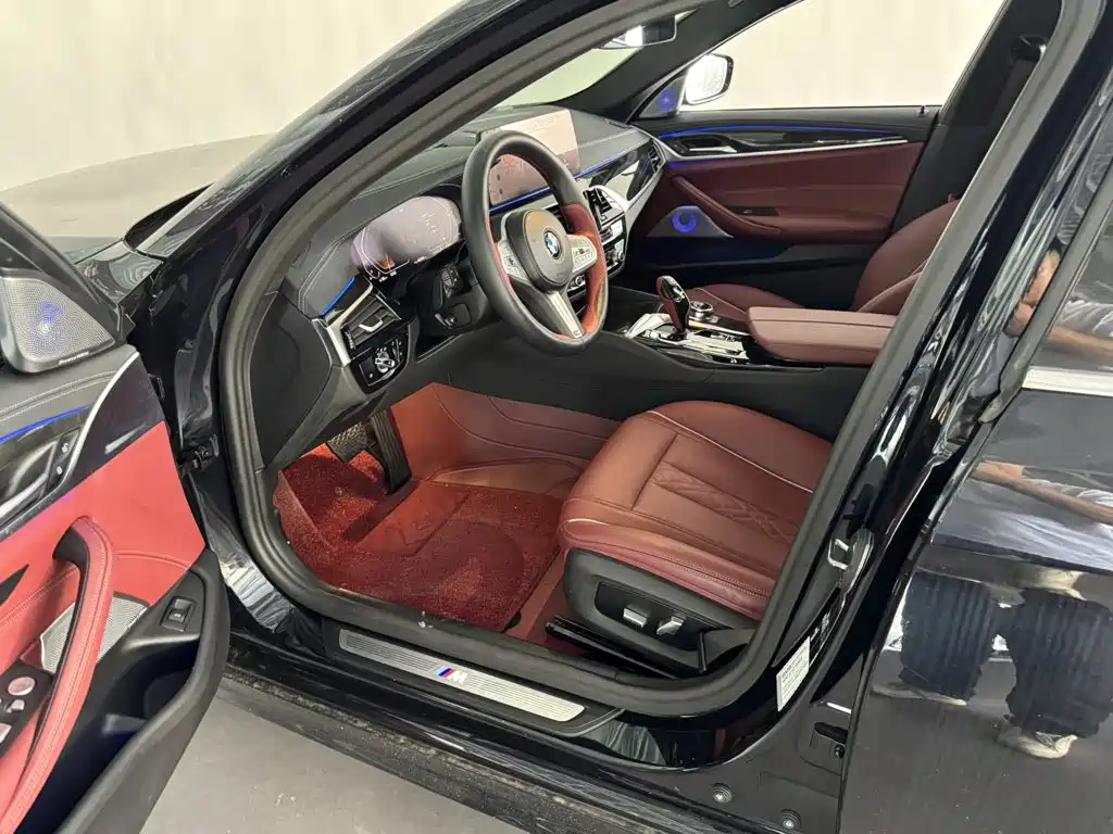BMW 5 Series — миниатюра 8