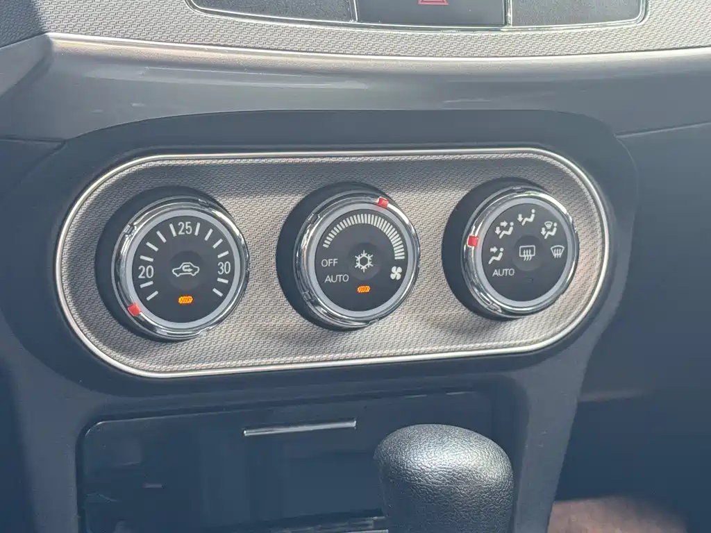 Mitsubishi Lancer EX — миниатюра 11