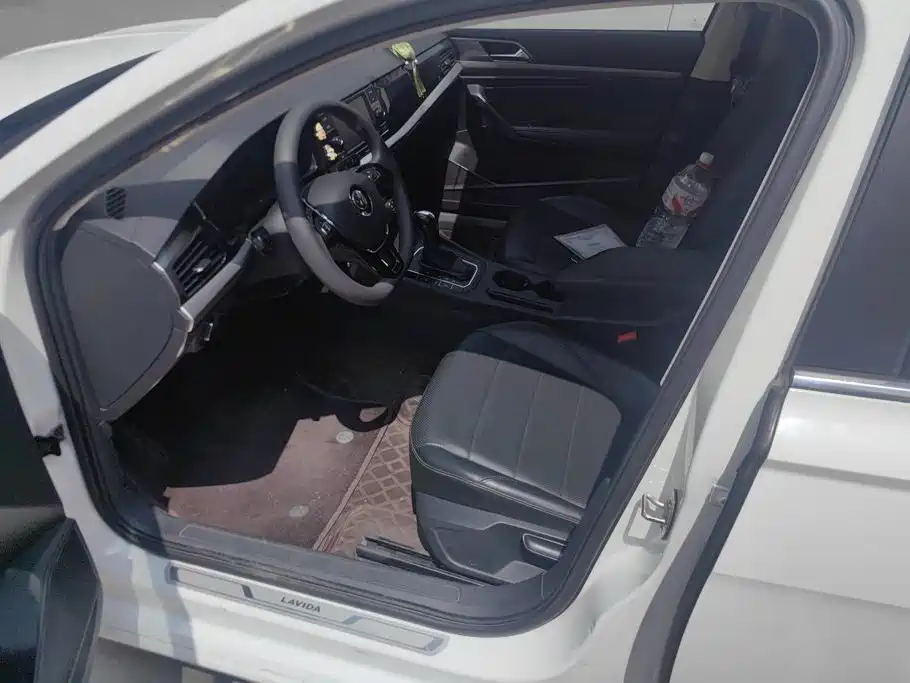 Volkswagen Lavida — миниатюра 9