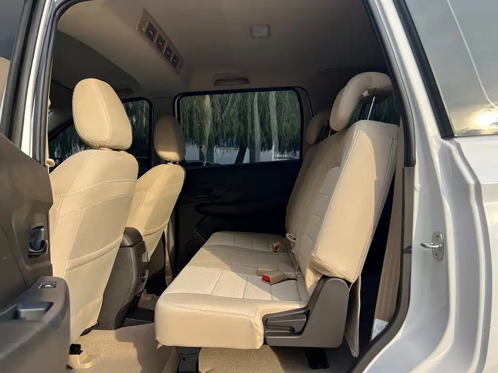 Wuling Hongguang — миниатюра 22