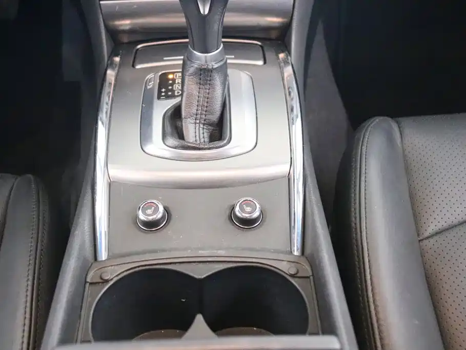 Infiniti G G25 Sedan Luxury Sport Edition, фото 9