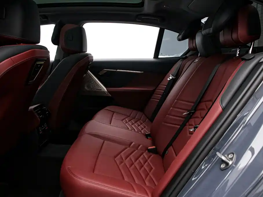 BMW 5 Series — миниатюра 16