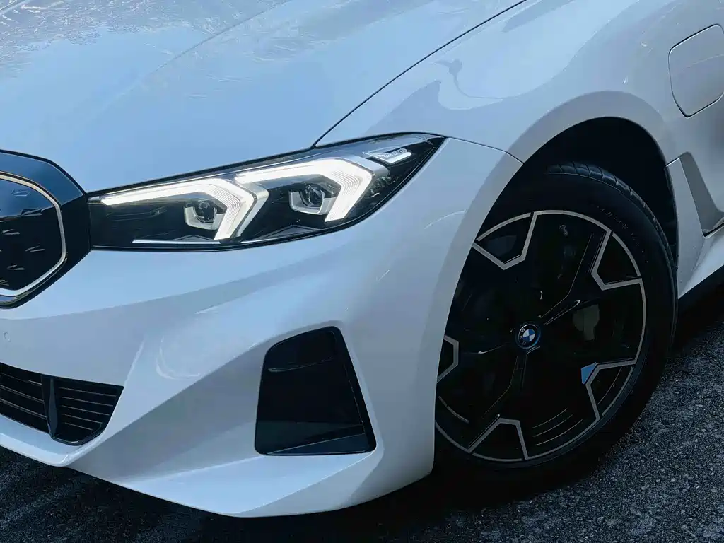 BMW i3 — миниатюра 4