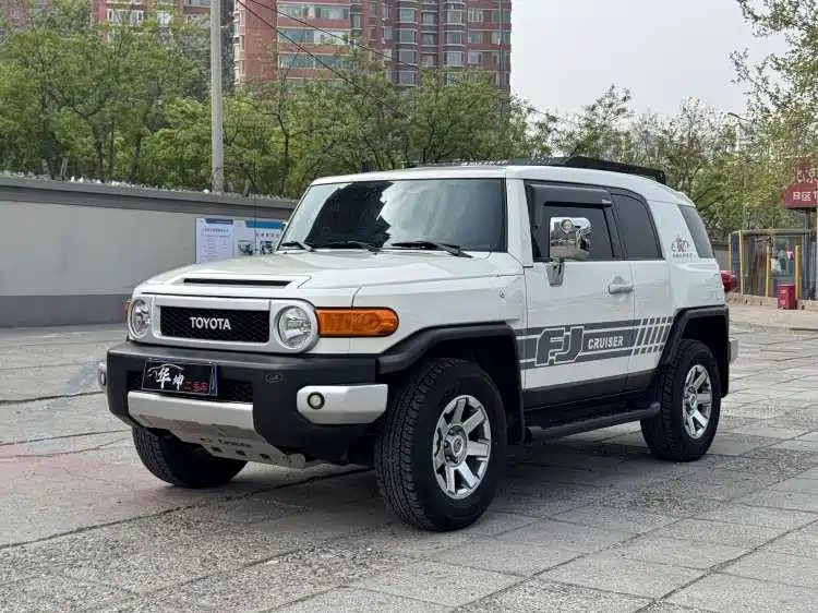 Toyota FJ Cruiser 2024