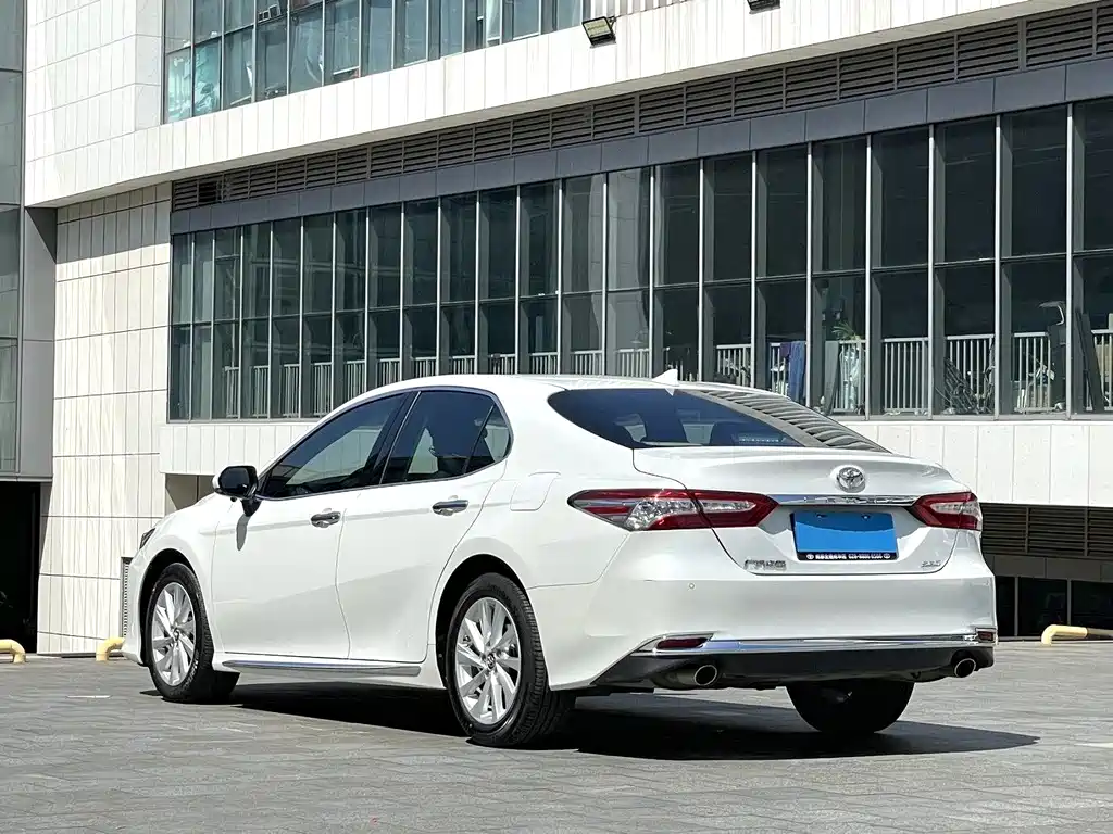 Toyota Camry — миниатюра 6