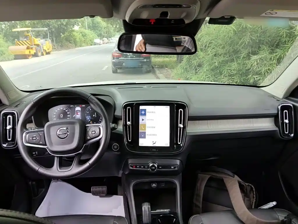 Volvo XC40 — миниатюра 10