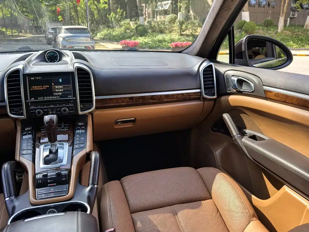 Porsche Cayenne — миниатюра 17
