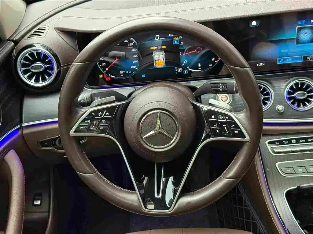 Mercedes-Benz E-Class — миниатюра 6