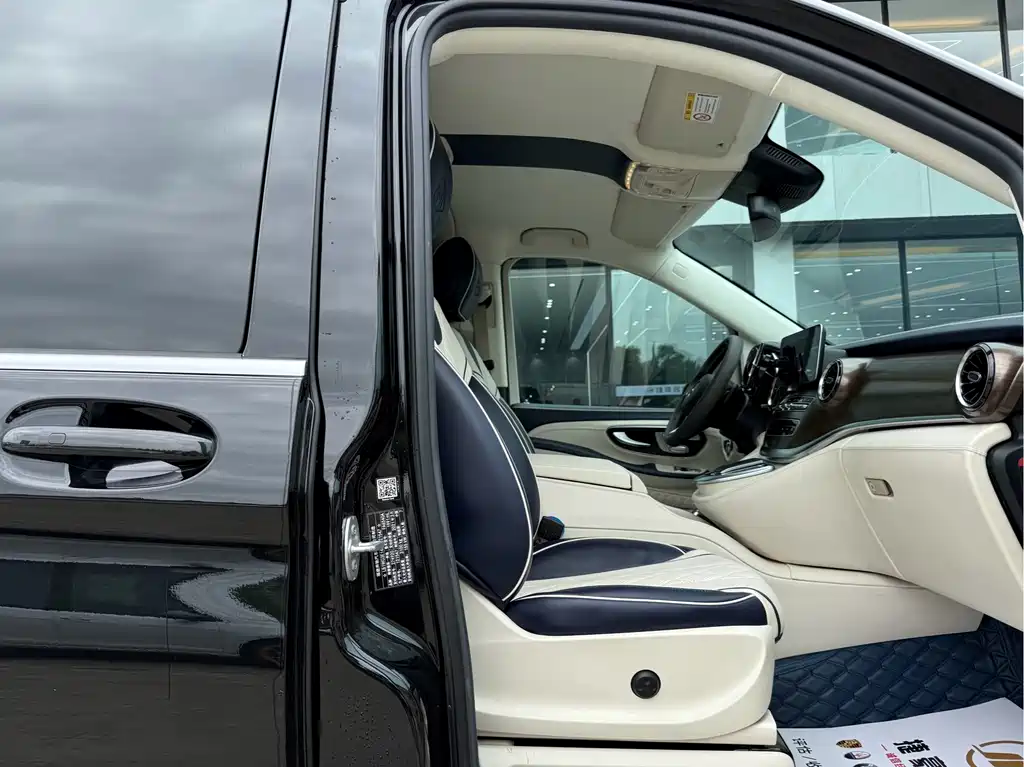 Mercedes-Benz V-Class — миниатюра 7