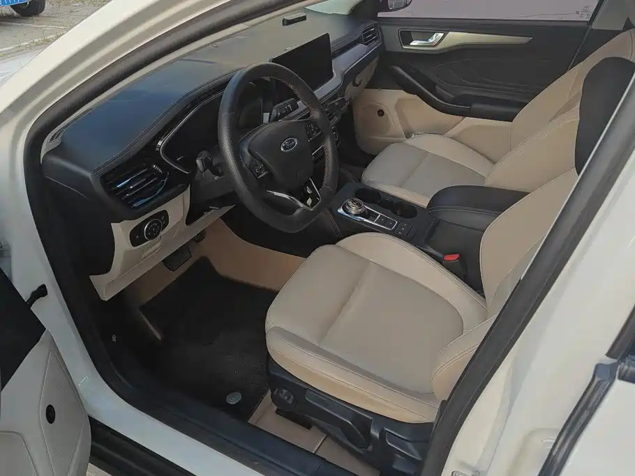 Ford Focus — миниатюра 9
