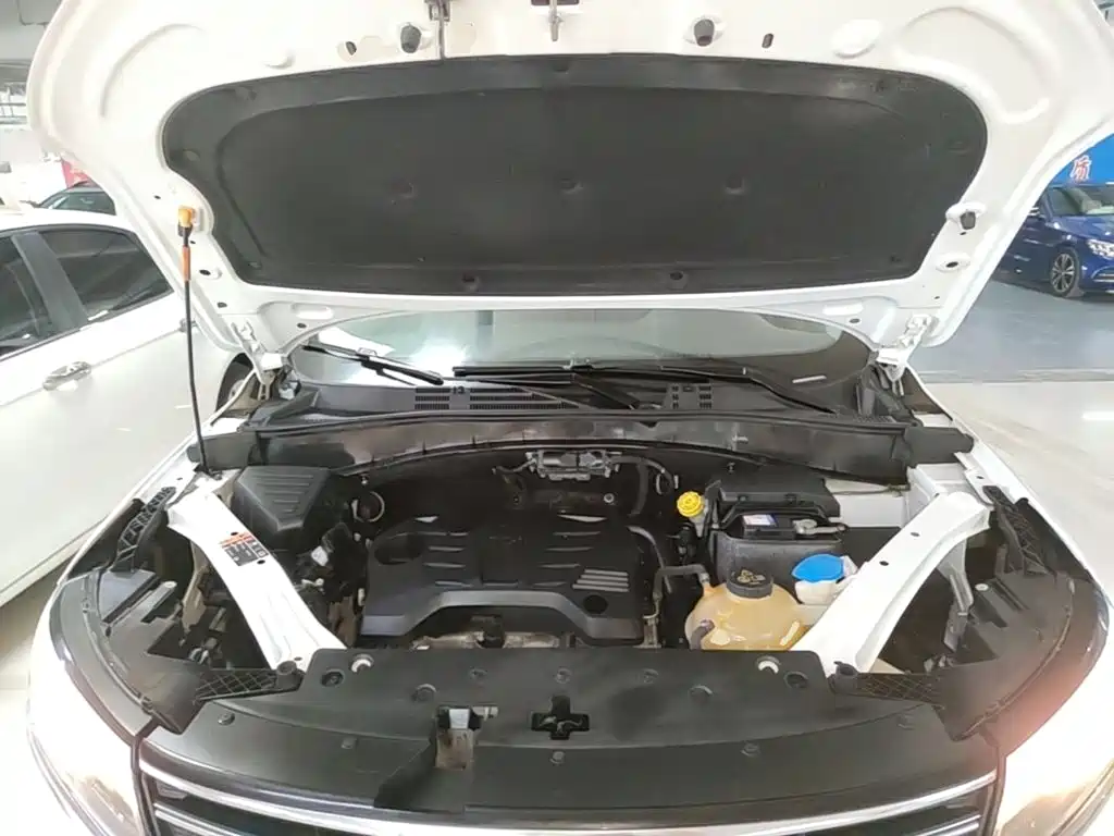 Roewe RX5 — миниатюра 20