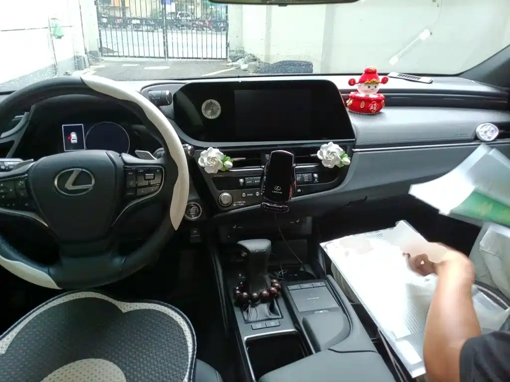 Lexus ES — миниатюра 5