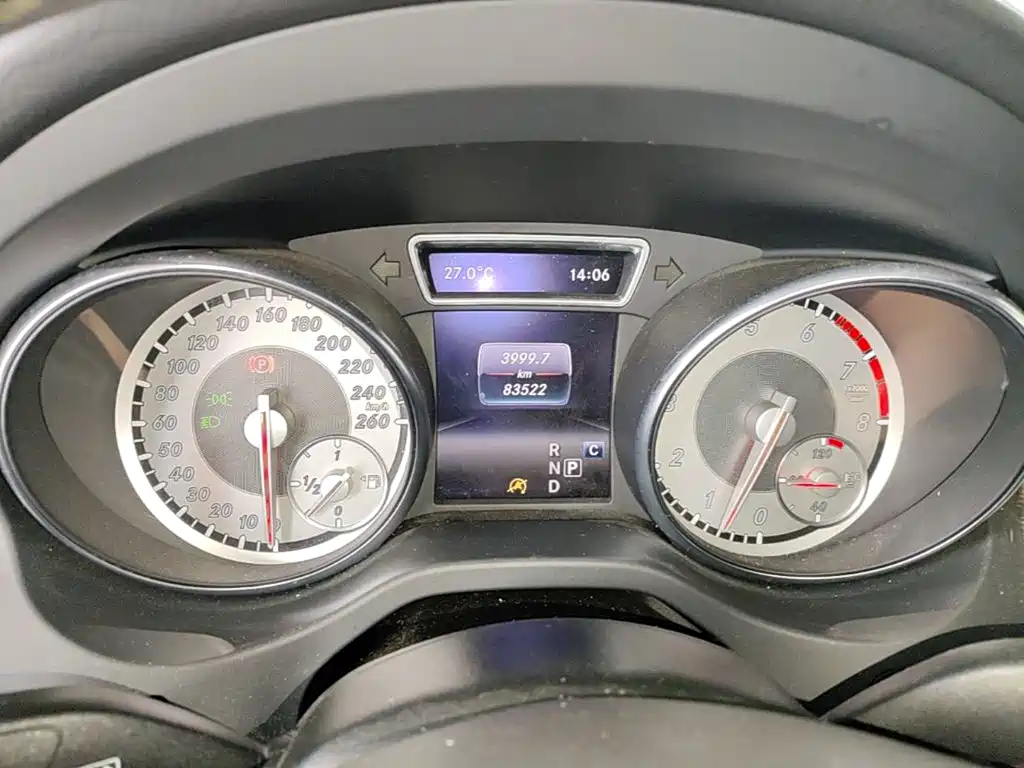 Mercedes-Benz GLA — миниатюра 12