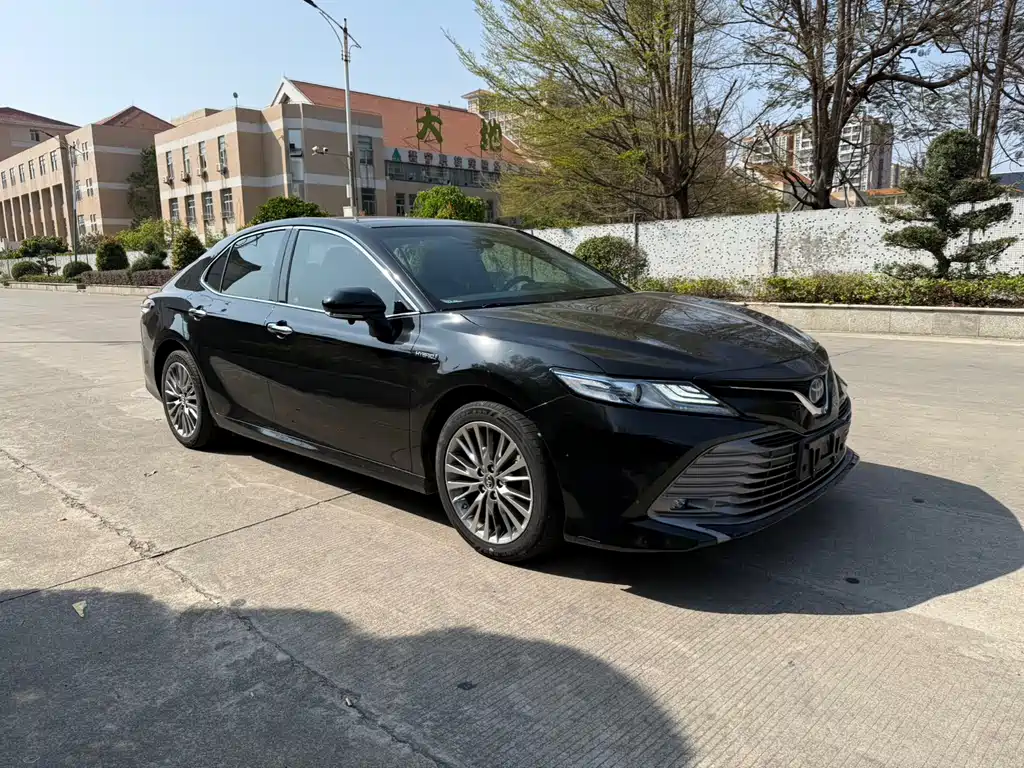 TOYOTA CAMRY
