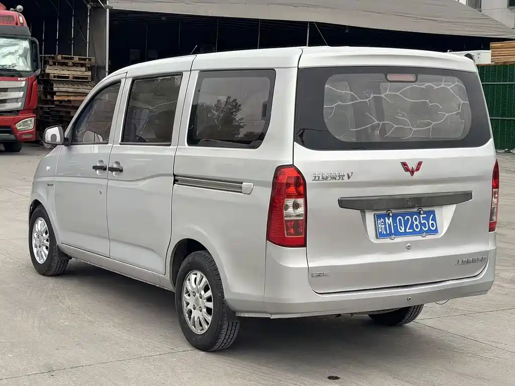 Wuling Rongguang V — миниатюра 11