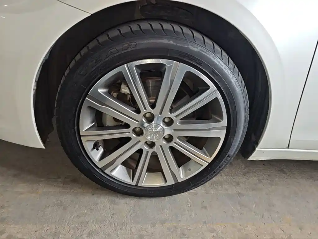 Peugeot 408 — миниатюра 23