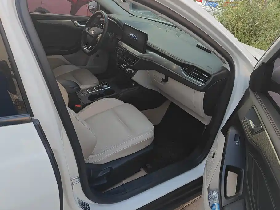 Ford Focus — миниатюра 8