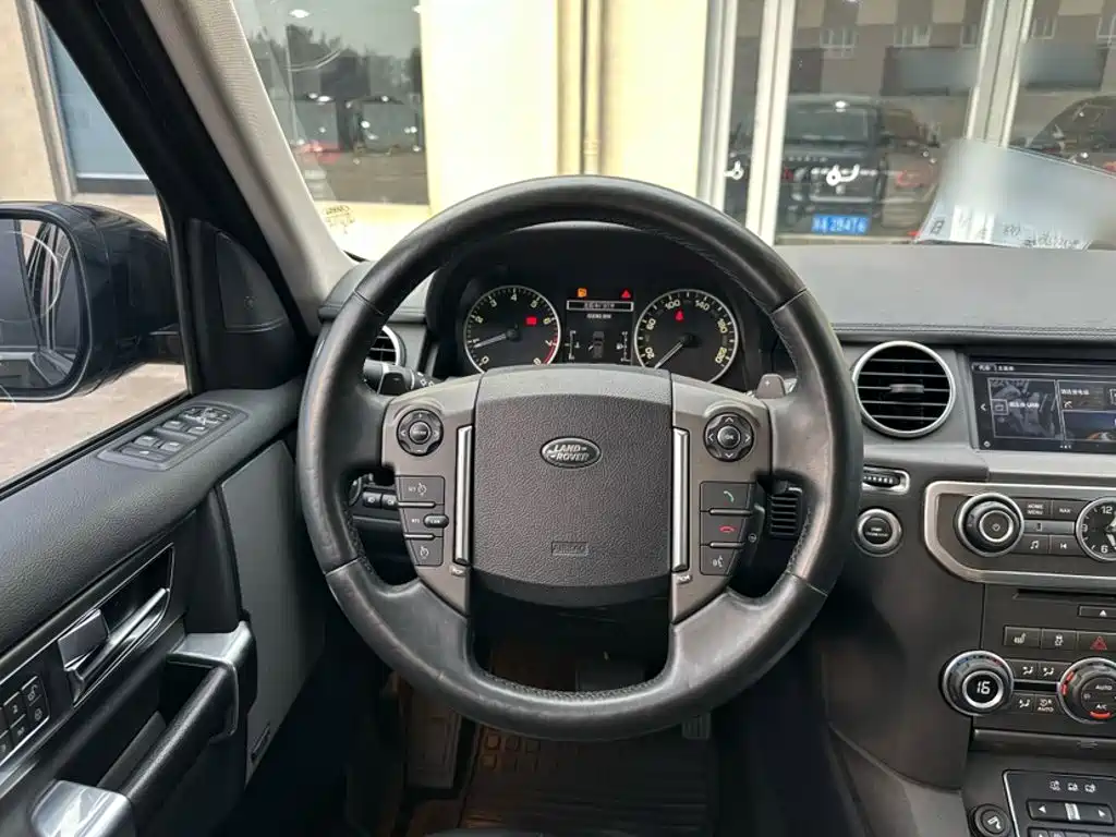 Land Rover Discovery — миниатюра 8